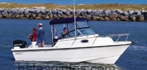 Boston Whaler 205 Conquest avis et fiche technique
